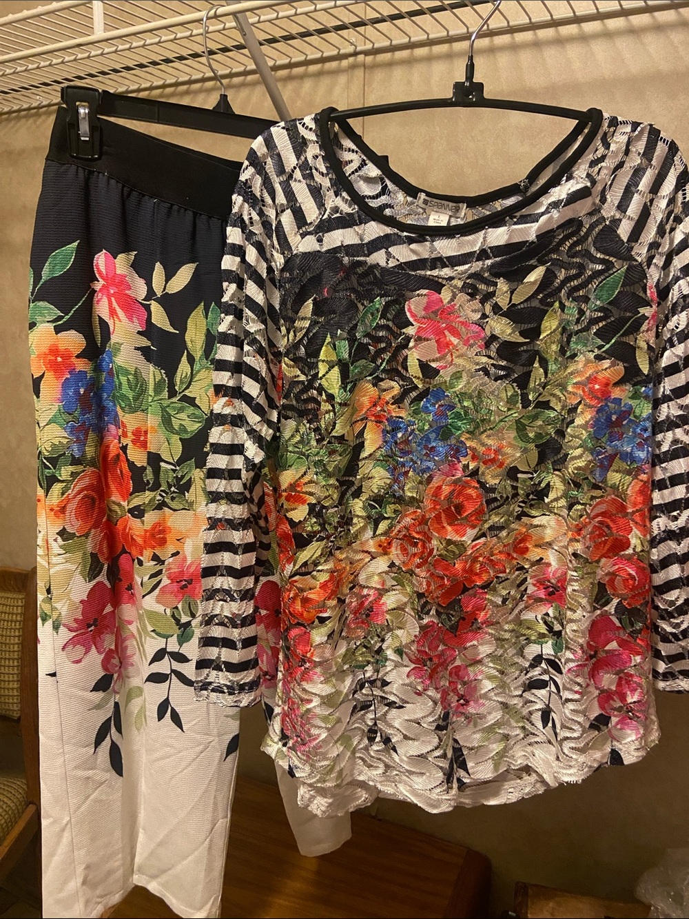 SPANNER set-Floral Stripe Knit Top in Black, White, Red, Green, Blue